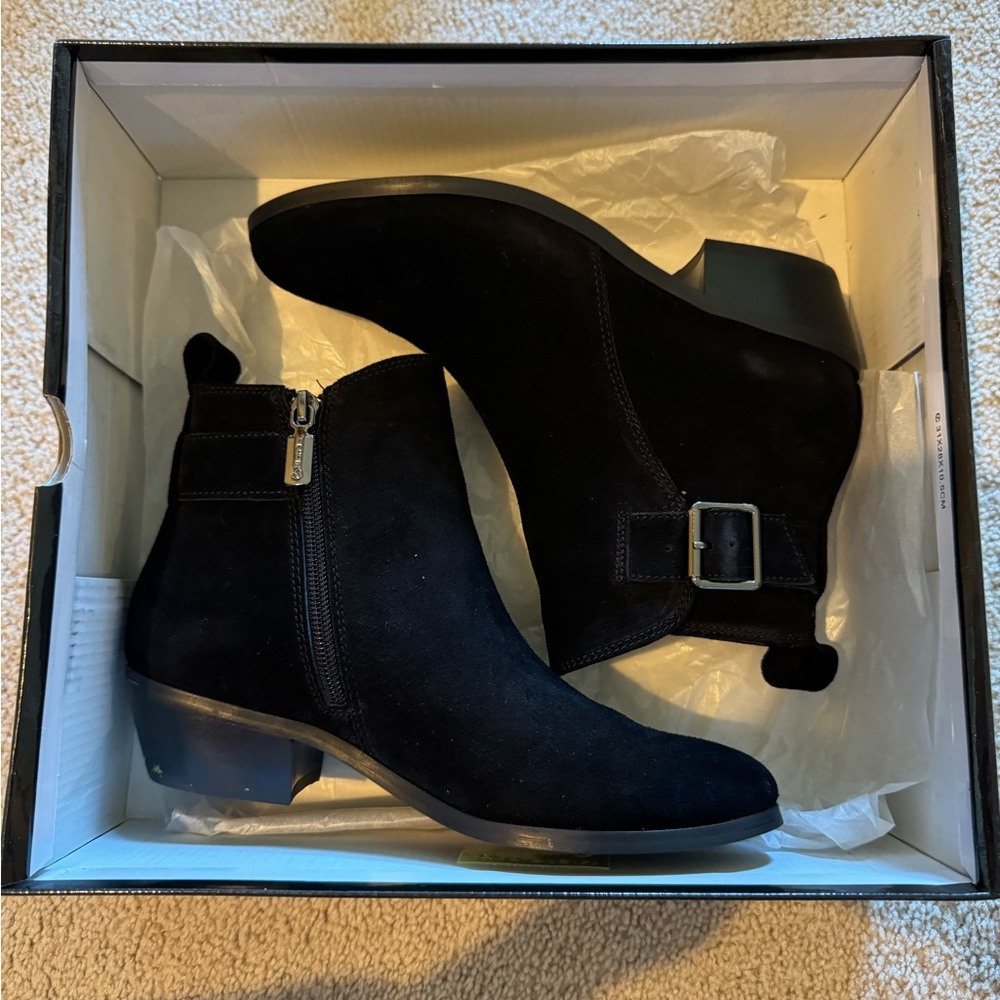 Blondo “Saddie” waterproof black suede booties, size 6